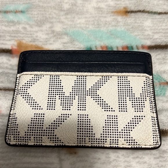 Michael Kors Cardholder - Picture 2 of 3
